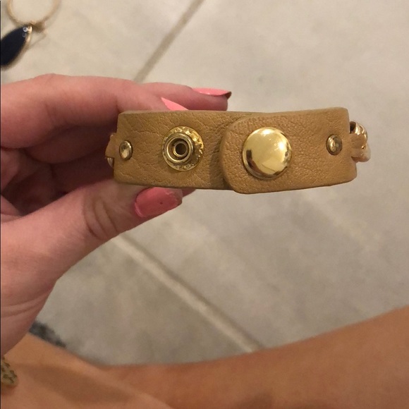 Bracket - Picture 2 of 2